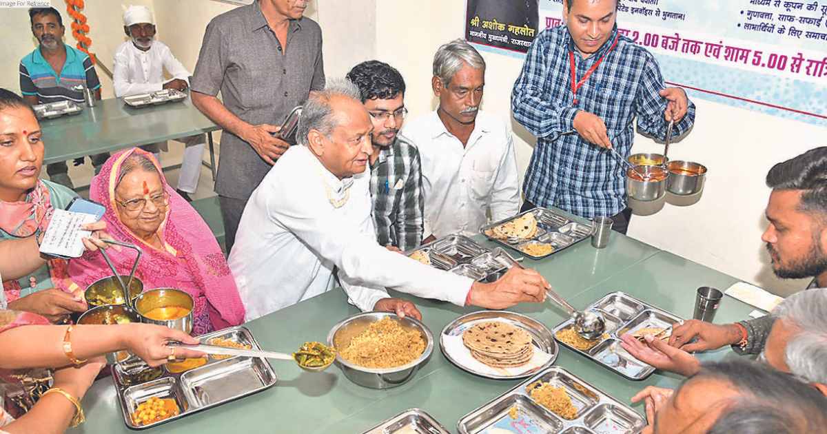 Eye on schemes: CM Gehlot asks MLAs to check food quality served at Indira Rasois